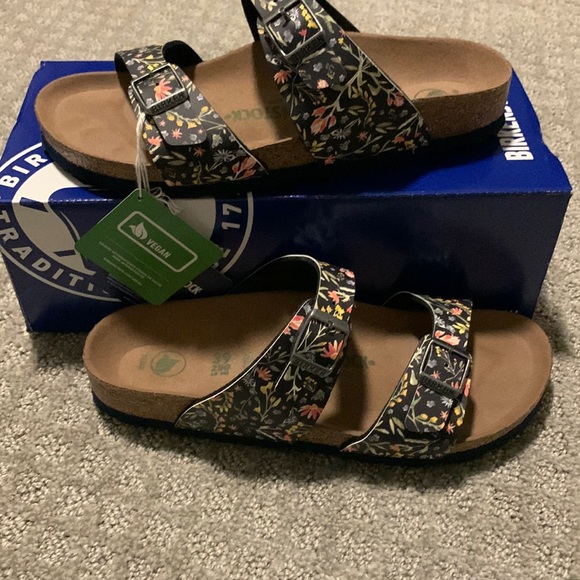 Birkenstock Shoes - Birkenstock Sydney BS Flower Navy asst jg